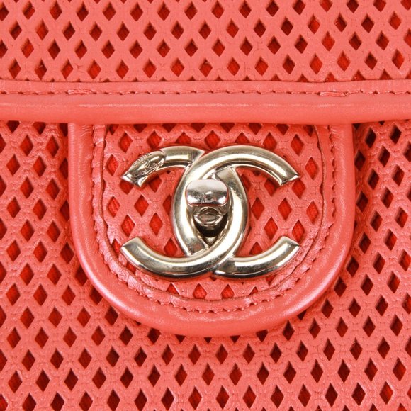 Authentic Chanel red leather Matelassé chain shoulder bag - Picture 6 of 16